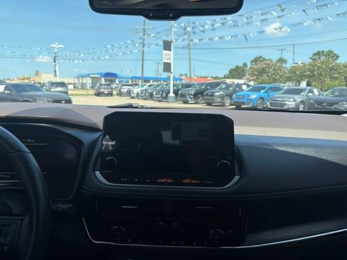 Used 2021 Nissan Rogue Platinum FWD image 10
