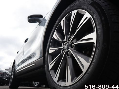 Used 2022 Lincoln Corsair Reserve w/ Equipment Group 201A image 9