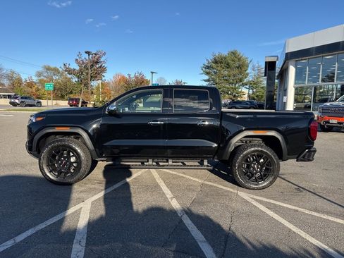 New 2026 GMC Canyon Denali w/ LPO, Denali Black Edition image 2