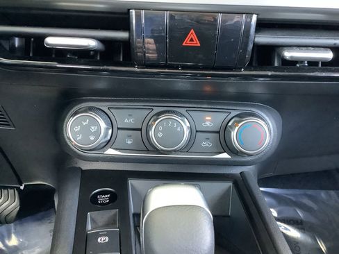 Used 2025 Nissan Kicks S image 22