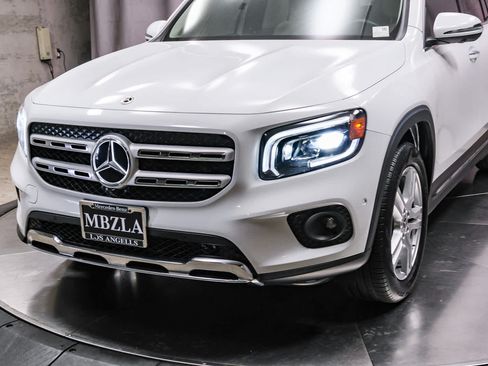 Used 2022 Mercedes-Benz GLB 250 4MATIC image 11