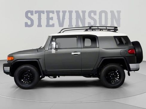 Used 2010 Toyota FJ Cruiser 4WD w/ Upgrade Pkg 2 image 3