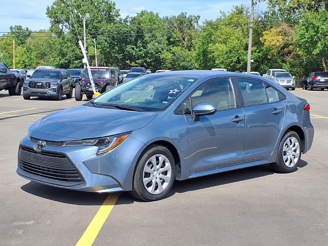 Used 2026 Toyota Corolla LE FWD image 1