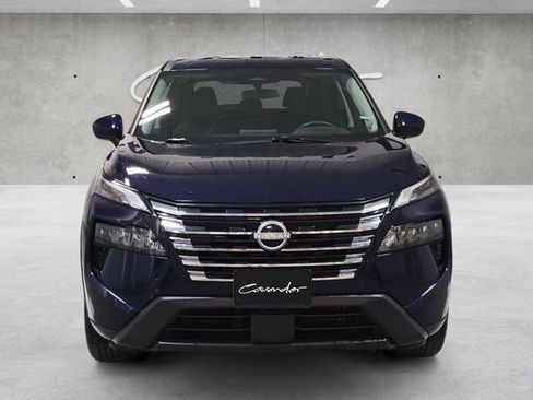 Used 2025 Nissan Rogue SV image 18