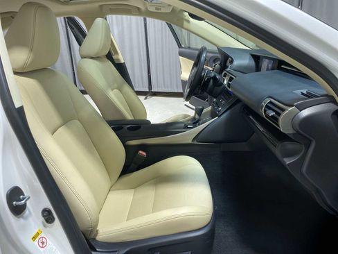 Used 2016 Lexus IS 300 AWD w/ Navigation System Package image 14