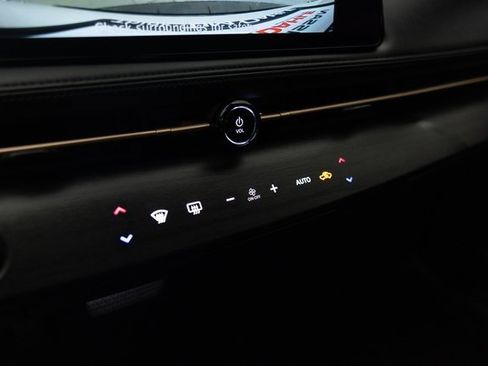 Used 2023 Nissan Ariya AWD image 29