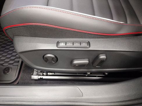 New 2025 Volkswagen GTI SE image 19