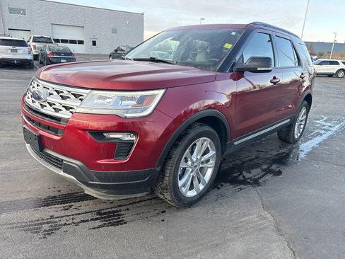 Used 2018 Ford Explorer XLT w/ Equipment Group 202A image 2