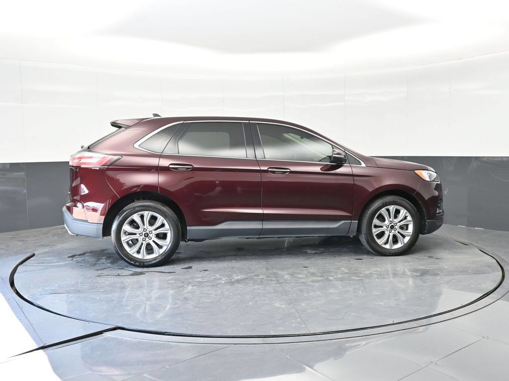 Certified 2023 Ford Edge Titanium AWD/4WD image 10