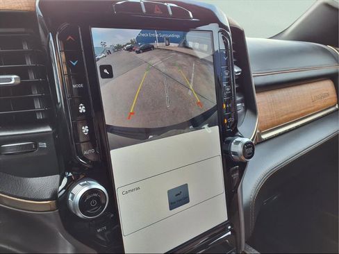 Used 2023 RAM 1500 Limited w/ Body Color Bumper Group image 18