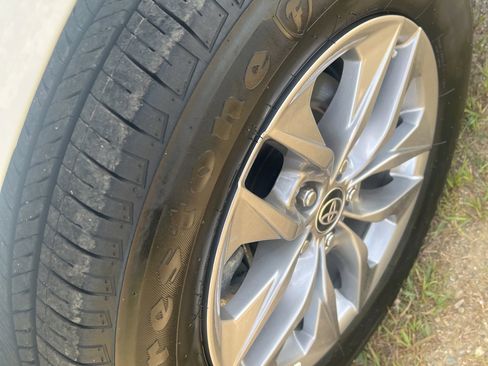 Used 2024 Toyota Sienna LE image 13