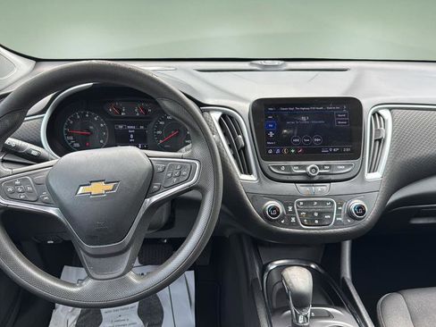 Used 2023 Chevrolet Malibu LT FWD image 9