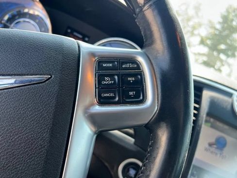 Used 2012 Chrysler 300 C w/ 19-Premium Speaker Group RWD image 15