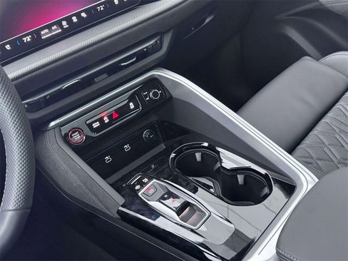 New 2025 Audi SQ5 Premium Plus AWD/4WD image 17