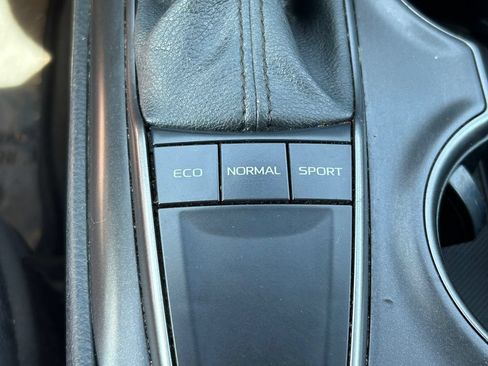 Used 2023 Toyota Camry SE FWD image 26