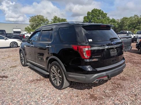 Used 2018 Ford Explorer Platinum image 5