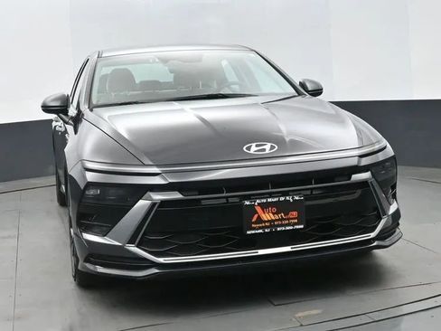Used 2024 Hyundai Sonata SEL FWD image 3