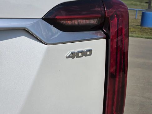 Used 2022 Cadillac XT6 Premium Luxury w/ Technology Package image 7