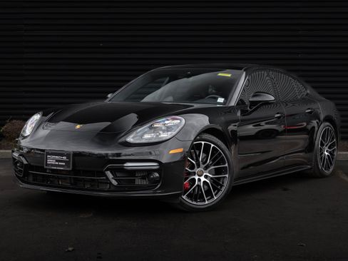 Certified 2023 Porsche Panamera GTS image 1