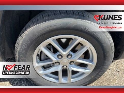 Used 2023 Jeep Grand Cherokee L Laredo AWD/4WD image 13