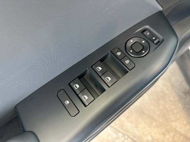 Certified 2025 Kia K4 FWD image 17