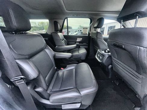 Used 2025 Ford Expedition Active image 12