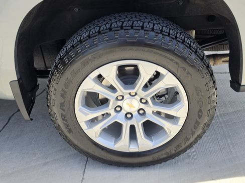Used 2026 Chevrolet Silverado 1500 LTZ AWD/4WD image 31