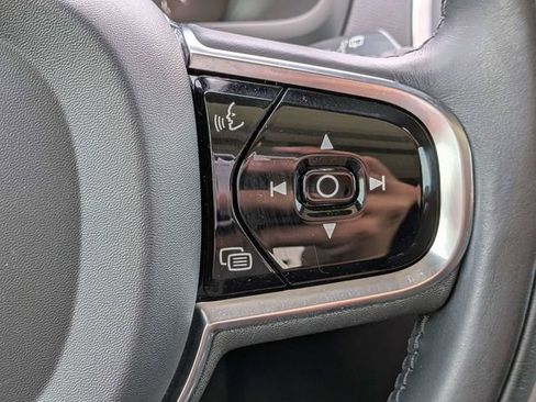 Used 2021 Volvo XC90 T5 Momentum w/ Protection Package Premier FWD image 28