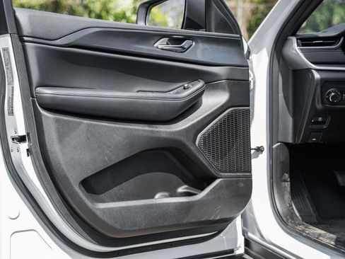 New 2025 Jeep Grand Cherokee L Laredo w/ Luxury Tech Group I image 34