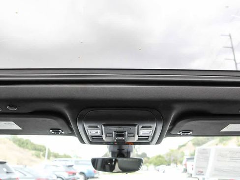Used 2021 Chevrolet Tahoe High Country RWD image 12