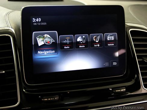 Used 2017 Mercedes-Benz GLS 550 4MATIC w/ Driver Assistance Package image 21