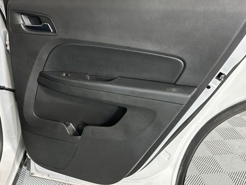 Used 2017 Chevrolet Equinox Premier w/ Enhanced Convenience Package FWD image 31