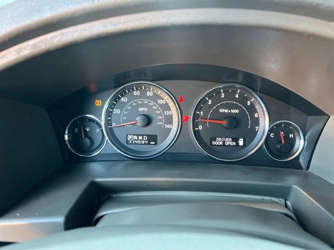 Used 2008 Jeep Commander Sport image 19