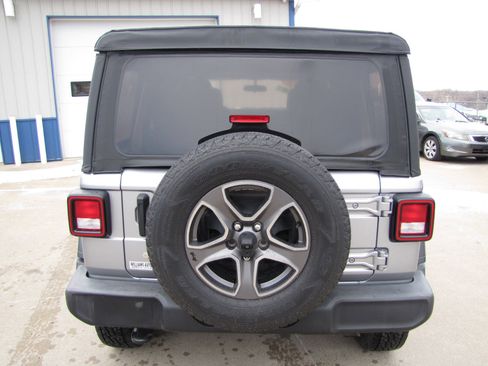 Used 2018 Jeep Wrangler Unlimited Sport S image 5