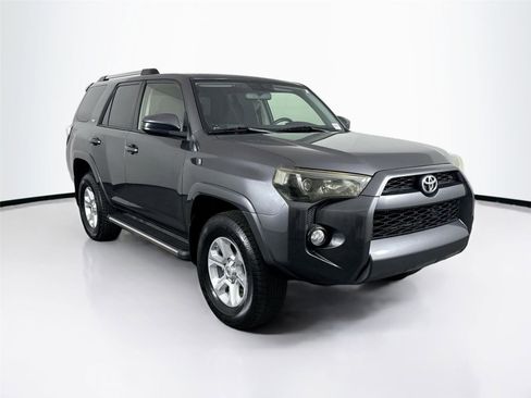 Used 2019 Toyota 4Runner SR5 AWD/4WD image 8