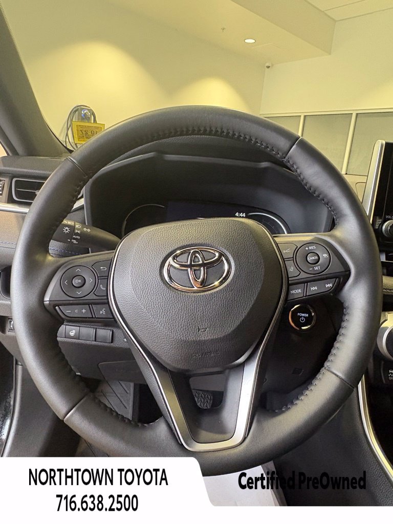 Used 2023 Toyota RAV4 SE w/ SE Grade Weather Package AWD/4WD image 17