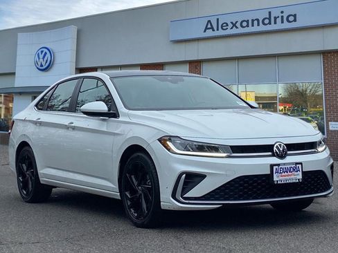 Certified 2025 Volkswagen Jetta SE image 1