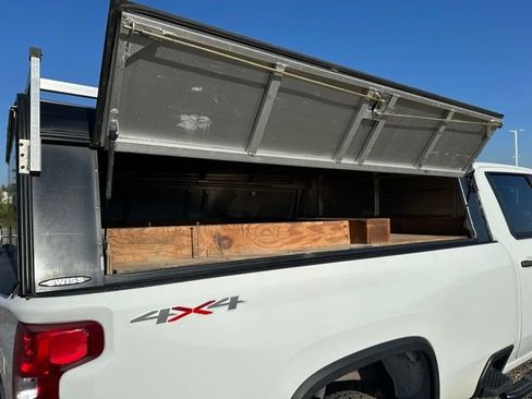 Used 2021 Chevrolet Silverado 2500 Custom w/ Custom Convenience Package image 13