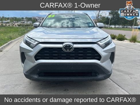 Used 2025 Toyota RAV4 XLE AWD/4WD image 2