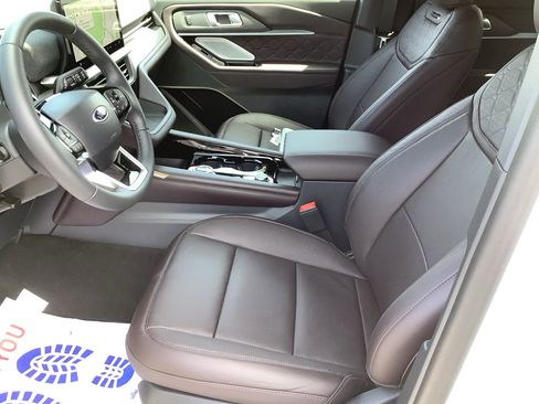 New 2026 Ford Explorer Platinum AWD/4WD image 13