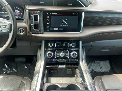 Used 2023 GMC Yukon Denali AWD/4WD image 12