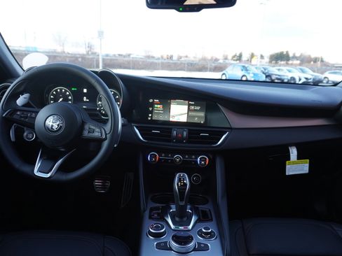 New 2025 Alfa Romeo Giulia AWD image 2