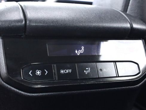 Used 2021 Toyota Highlander XLE image 34