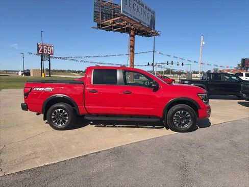 Used 2024 Nissan Titan PRO-4X w/ Pro-4x Convenience Package image 7