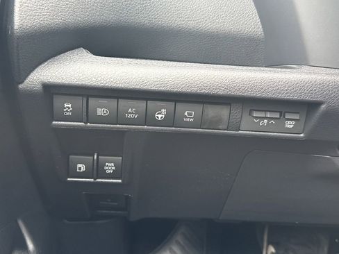 New 2026 Toyota Sienna Platinum AWD/4WD image 34