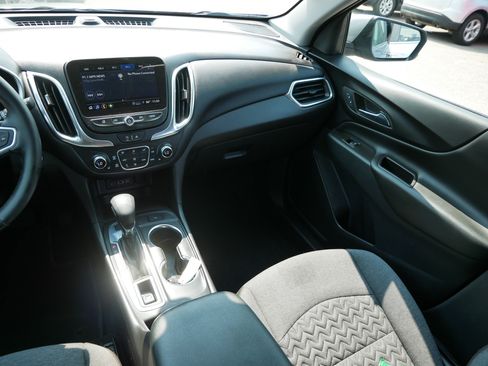 Used 2024 Chevrolet Equinox LT AWD/4WD image 11