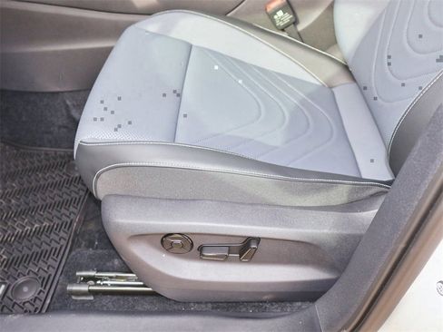 New 2026 Volkswagen Tiguan SE R-Line image 14