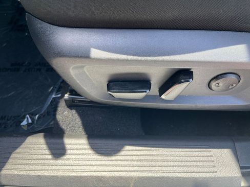 Used 2025 Nissan Rogue SV FWD image 22