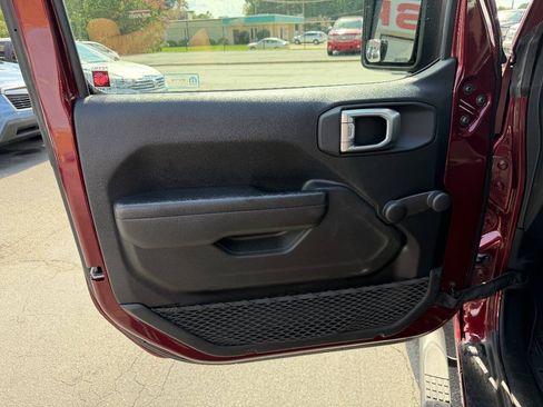 Used 2021 Jeep Wrangler Sport AWD/4WD image 10