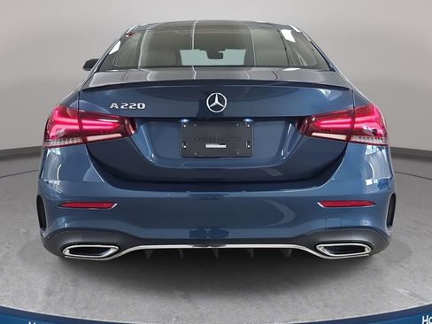 Used 2021 Mercedes-Benz A 220 image 8